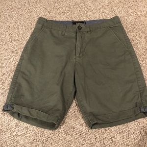 Men’s Forever 21 Green Shorts Size 29